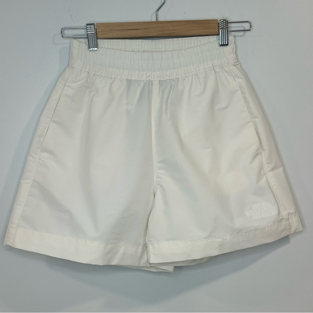 The North Face Windwall Waterproofing White Athletic Shorts Size XS NWT